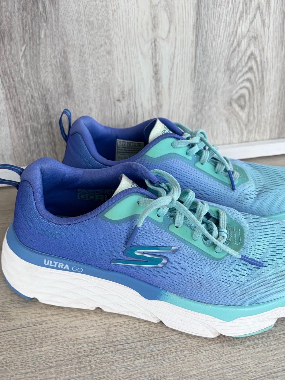Skechers Ultra Go Go Run Sneakers Running Walking Shoes Womens Sz 7 Blue Purple